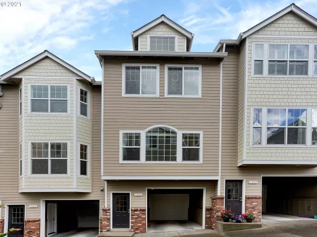 MLS: 21621292 Condo For Sale