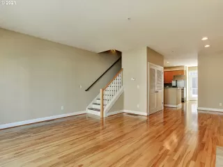 Photo #3: 21621292 Listing 