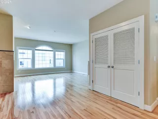 Photo #5: 21621292 Listing 