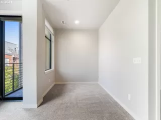 Photo #4: 21621722 Listing