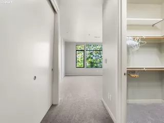 Photo #5: 21621722 Listing