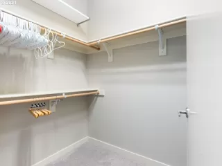 Photo #6: 21621722 Listing