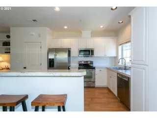 Photo #5: 21622317 Listing 