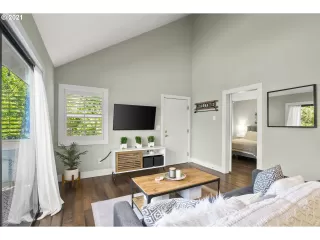 Photo #2: 21622880 Listing