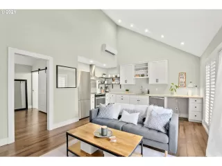 Photo #3: 21622880 Listing