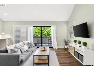 Photo #4: 21622880 Listing