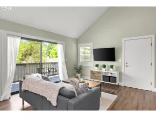 Photo #6: 21622880 Listing