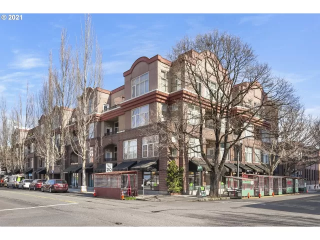 MLS: 21622893 Condo For Sale