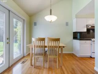 Photo #5: 21623011 Listing 