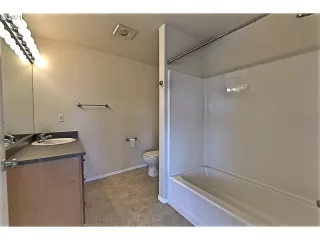 Photo #4: 21623046 Listing