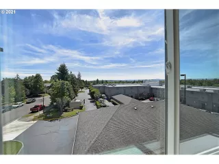 Photo #6: 21623046 Listing