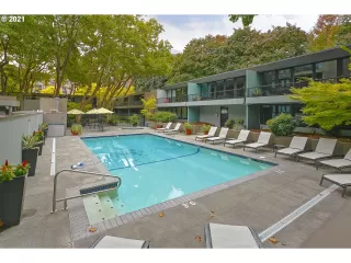 Photo #5: 21623314 Listing