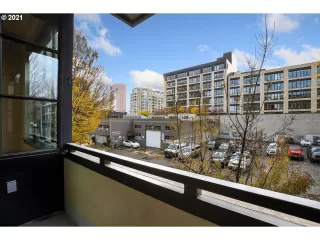 Photo #6: 21623546 Listing