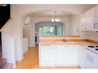 Photo #5: 21623892 Listing 