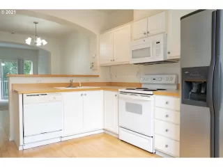 Photo #6: 21623892 Listing 
