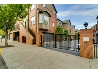 Photo #3: 21624525 Listing