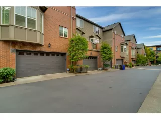 Photo #4: 21624525 Listing