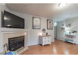 Photo #5: 21624550 Listing