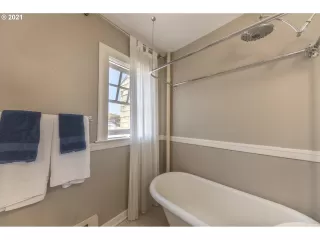 Photo #2: 21624752 Listing