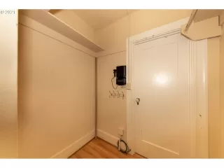 Photo #5: 21624752 Listing