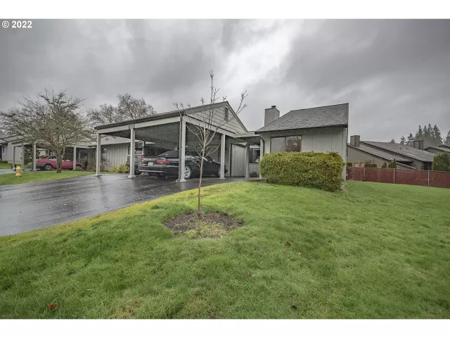 MLS: 21625517 Condo For Sale