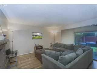 Photo #2: 21625517 Listing