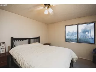 Photo #6: 21625517 Listing