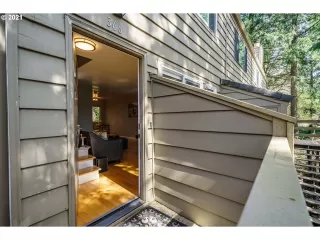 Photo #2: 21626175 Listing