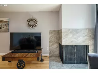 Photo #5: 21626175 Listing