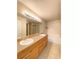 Photo #3: 21627535 Listing