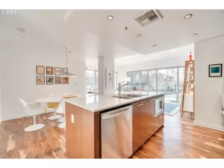 Photo #4: 21627830 Listing 