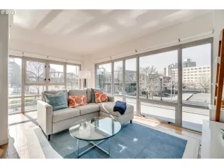 Photo #6: 21627830 Listing 