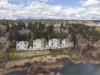 Photo #2: 21628383 Listing 