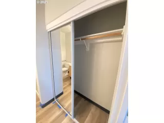 Photo #5: 21628554 Listing