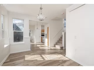 Photo #5: 21628852 Listing