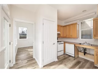 Photo #6: 21628852 Listing