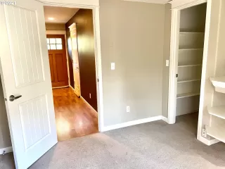 Photo #2: 21628992 Listing