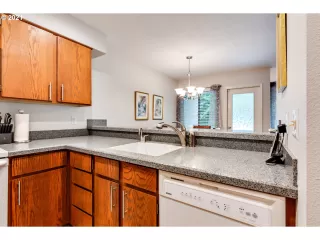 Photo #3: 21629185 Listing