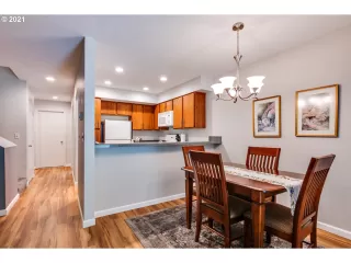 Photo #4: 21629185 Listing