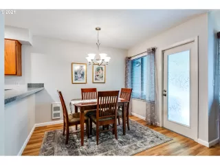 Photo #5: 21629185 Listing