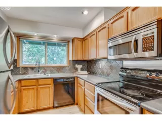 Photo #5: 21630524 Listing