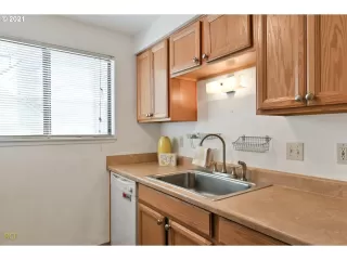 Photo #5: 21631012 Listing 