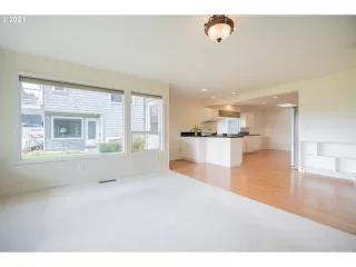 Photo #6: 21631363 Listing