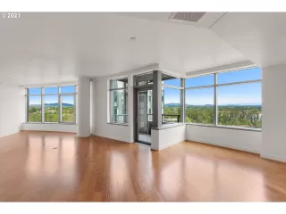 Photo #5: 21631541 Listing 