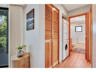 Photo #5: 21632010 Listing 