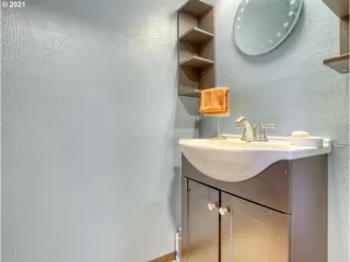 Photo #3: 21632518 Listing