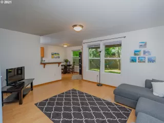 Photo #4: 21633059 Listing