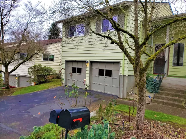MLS: 21633137 Condo For Sale