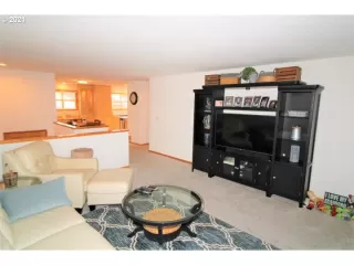 Photo #3: 21633137 Listing