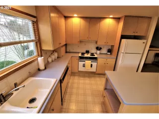 Photo #6: 21633137 Listing